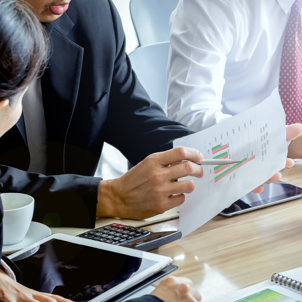 business-meeting_t20_JapQbP